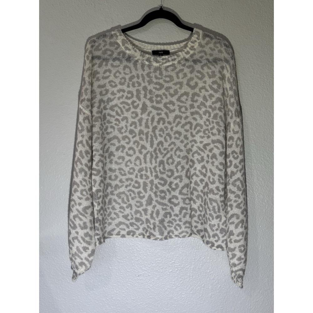 Fate Leopard Print Sweater Medium cream Gray Lightweight Knit Pullover
